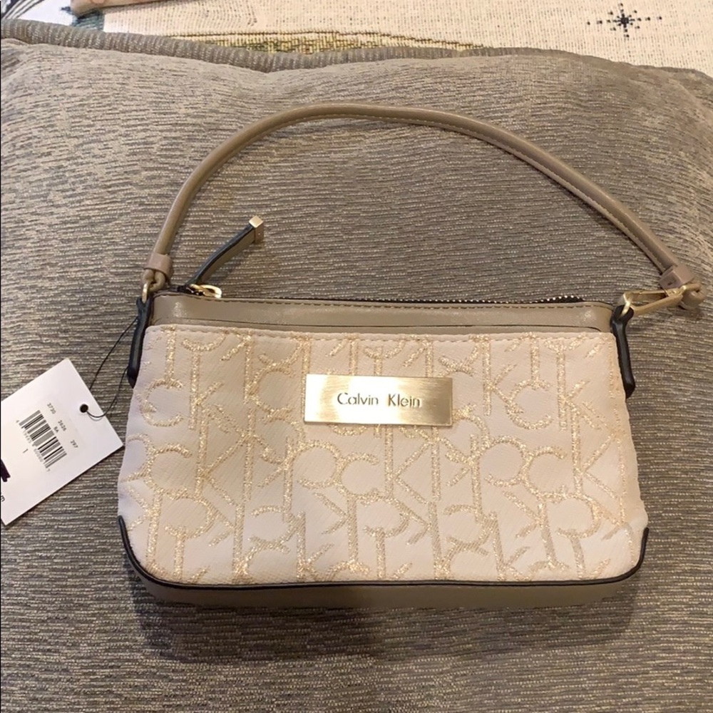 NWT Calvin Klein pouchette
